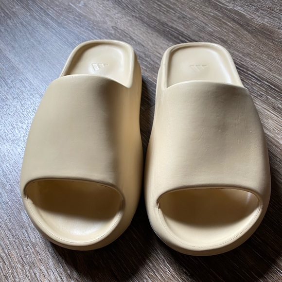 yeezy slide adults bone